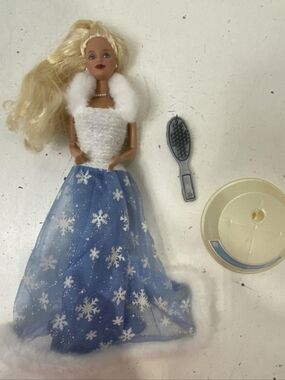 1999 Barbie Snow Sensation Special Edition Blue & White Box